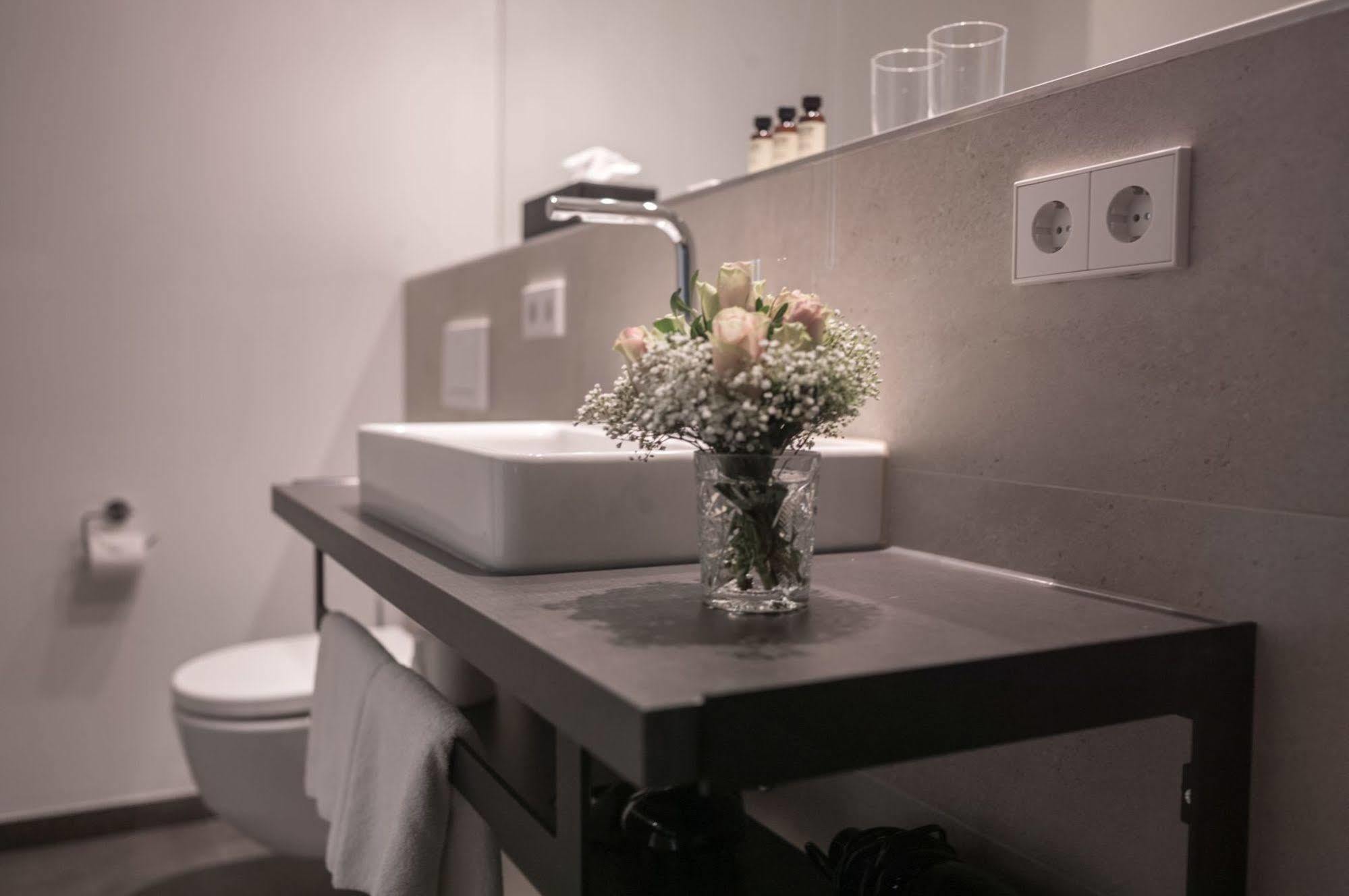 Suytes Aparthotel Heidelberg Bagian luar foto