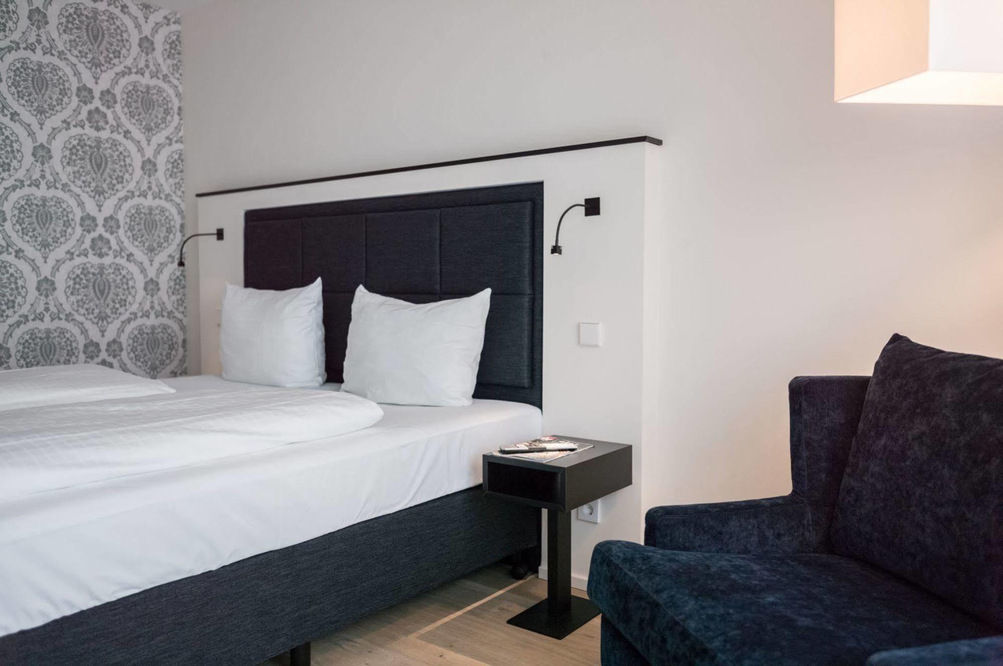 Suytes Aparthotel Heidelberg Bagian luar foto